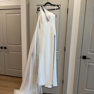 *NEVER WORN* Jovani White One-Shoulder Gown with Shoulder Cape